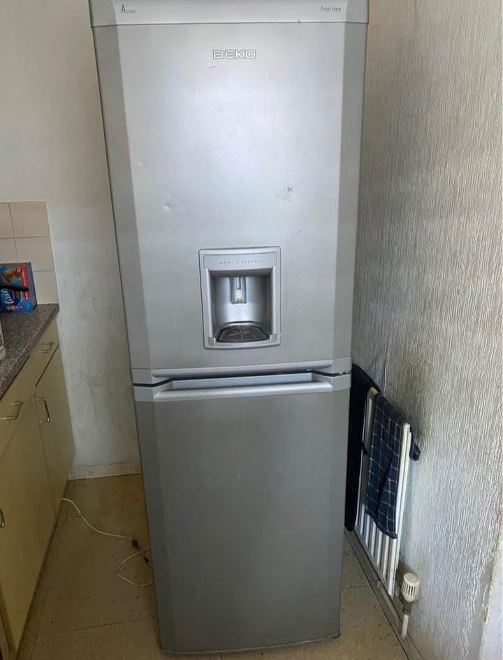 Tall fridge freezer with a water dispenser for £115