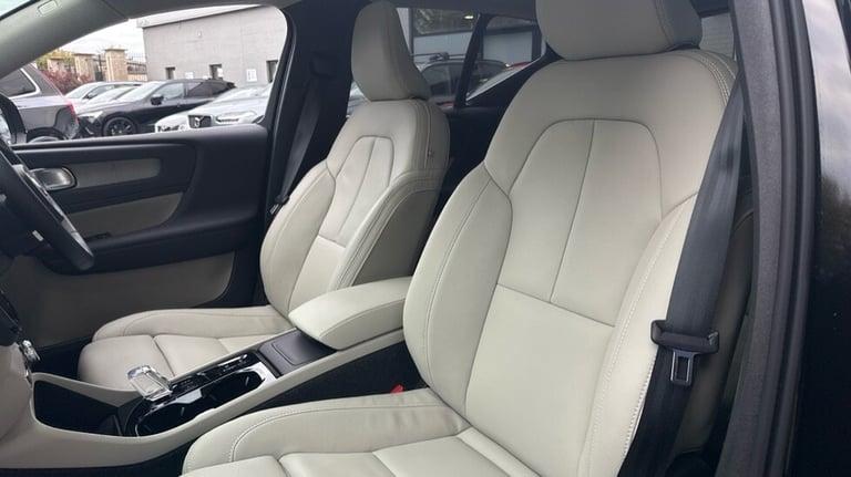 2025 Volvo XC40 Ultra, B3 Mild hybrid, Petrol, Bright Estate Petrol Automatic