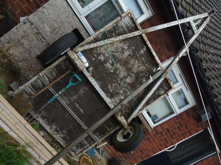 nice 6ft by 4ft large trailer, good tyres, needs TLC but is ok as is