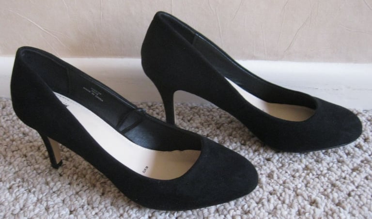 Ladies shoes and Trainers,  size 4.5 and 5, mostly NEW or hardly worn. £4 - £10 per pair.