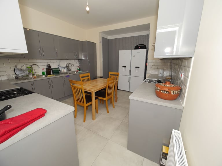 Double En-Suite Room to rent in Hounslow Central