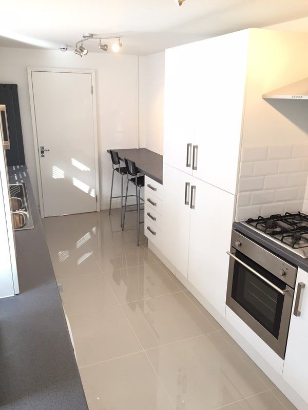 ☀️ Shared Room ✅ Furnished Space