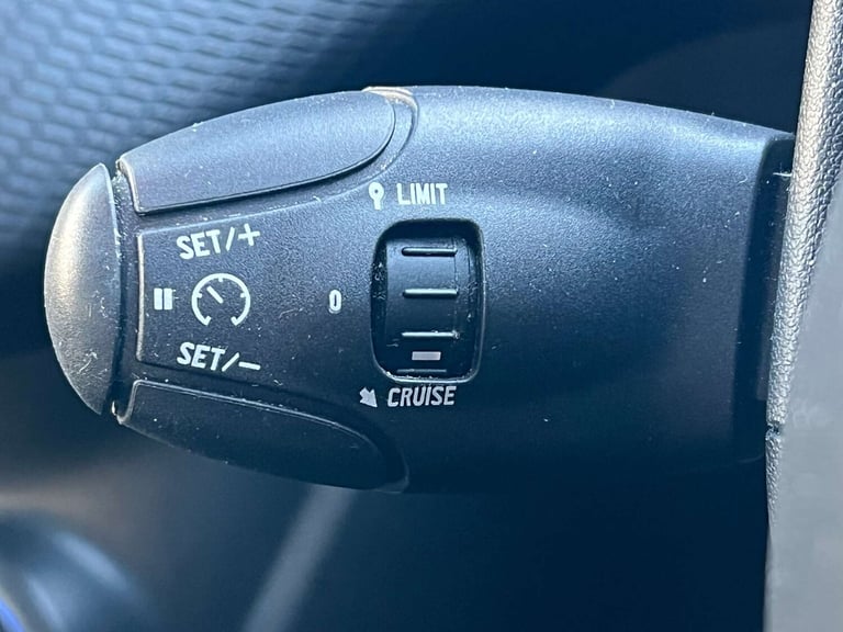 2017 Peugeot 208 1.2 PureTech Allure Premium Hatchback 5dr Petrol Manual Euro 6 (s/s) (82 ps Hatc...