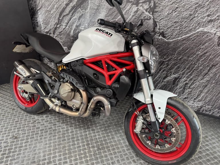 DUCATI MONSTER 821 2014
