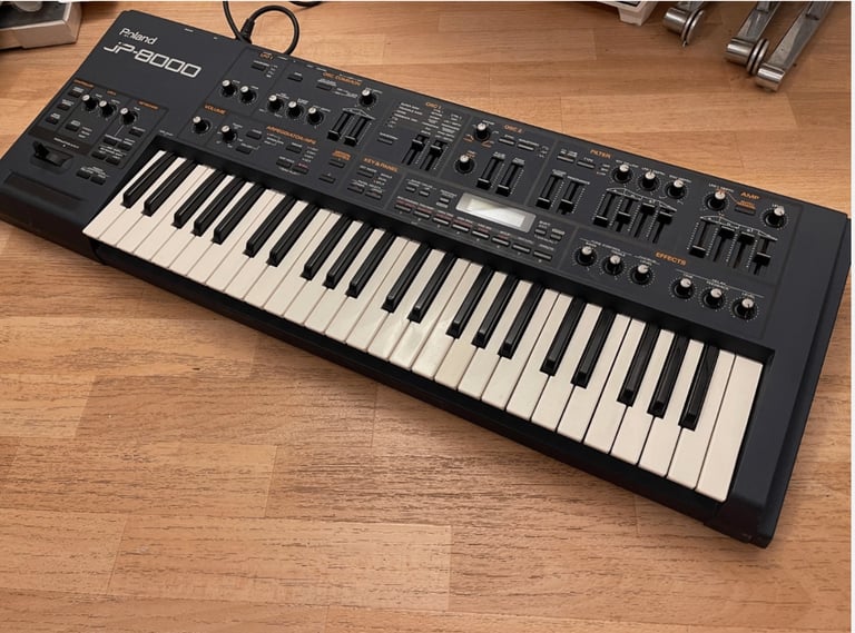 Roland JP8000 Analogue Modelling Keyboard Synthesiser The Classic SUPERSAW Synth