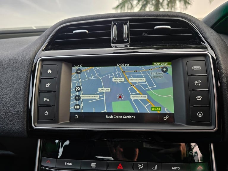 2017 Jaguar XE 2.0d Prestige Auto Euro 6 (s/s) 4dr Saloon Diesel Automatic