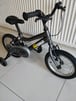 Small boys Ridgeback bike with stabilisers. 14&quot; wheels age 3-5