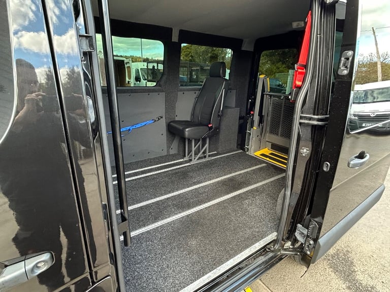 RENAULT MASTER 2.3 FWD SL28 dCi SWB LOW ROOF WHEELCHAIR ACCESS CREW Euro 6 NO VA