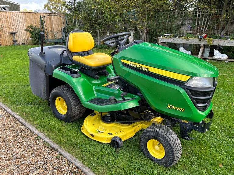 John Deere X305R Tide on Tractor Mower