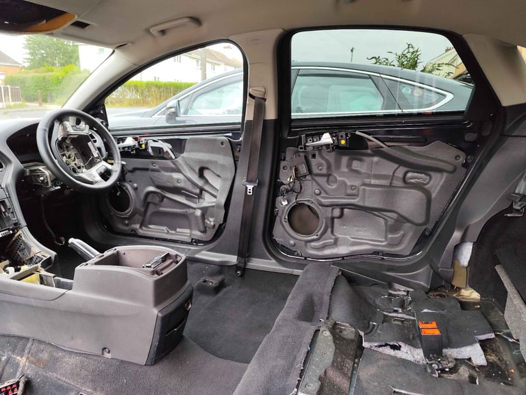 BREAKING  Ford Mondeo Titanium Business Edition Mk4 2.0 Diesel 2014 Black Panther G6 / 2 Keys