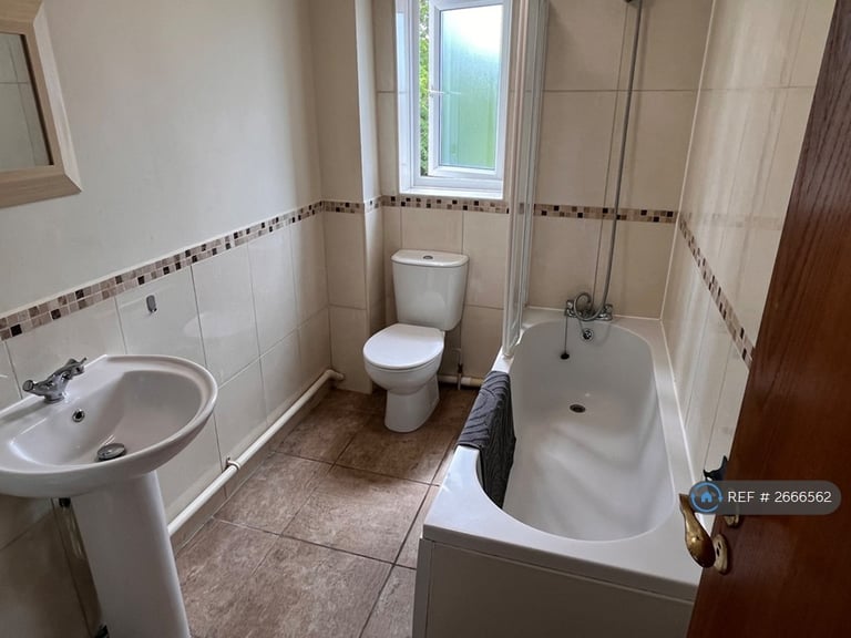 4 bedroom house in Berkeley Close, Southampton, SO15 (4 bed) (#2666562)
