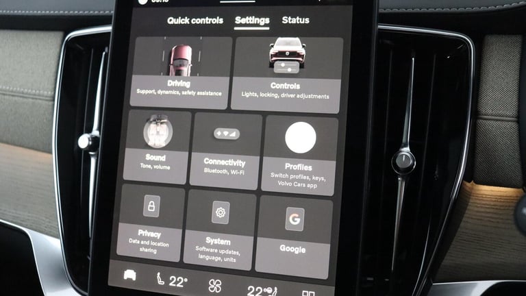 2025 Volvo XC90 T8 PHEV AWD Ultra Dark (Sunroof, 360 Camera, Bowers &amp; Wilkins Sound) ESTATE P...