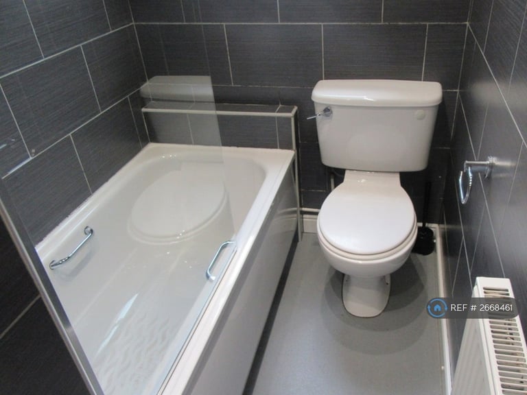 6 bedroom house in Penny Lane, Liverpool, L18 (6 bed) (#2668461)