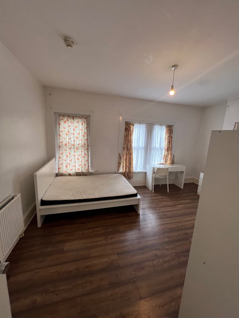 double room for rent