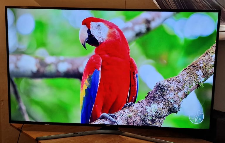 Samsung SMART tv 65 inch 4k UHD Fully Working order 