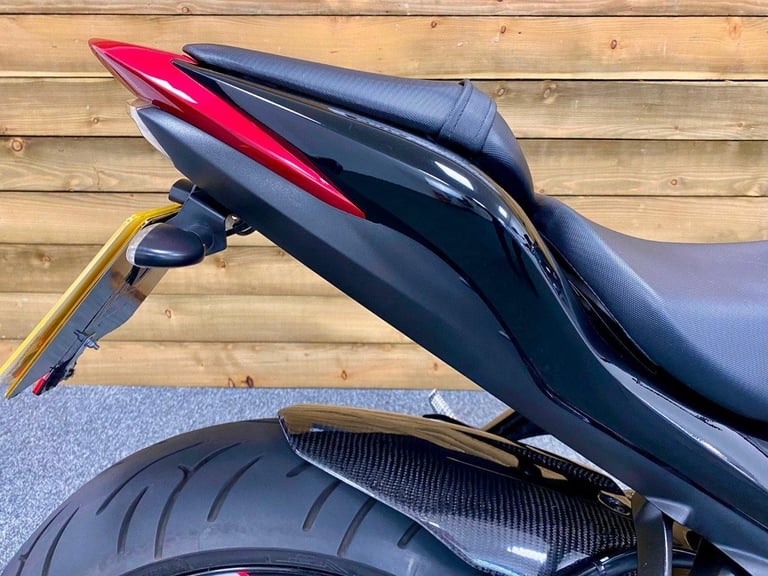 IMMACULATE 2015 SUZUKI GSX-S1000F, ONLY 15639, GREAT SPEC, FSH