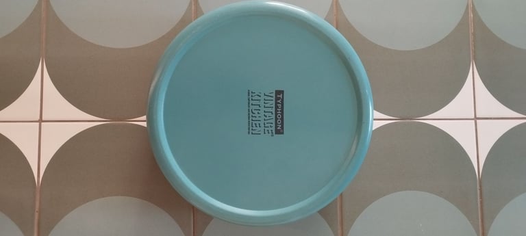 Typhoon Vintage Kitchen Cake Tin Blue