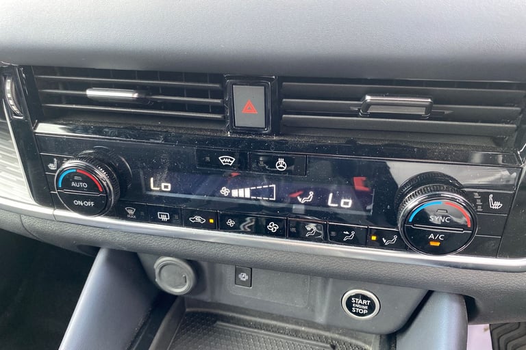 2023 Nissan Qashqai 1.3 DiG-T MH Tekna 5dr Hatchback Petrol Manual