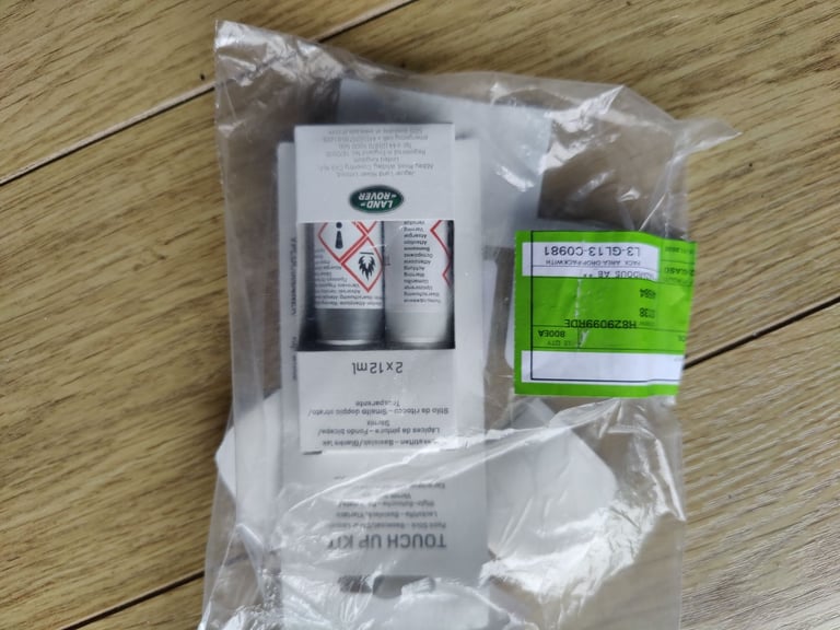 LANDROVER TOUCH UP KIT