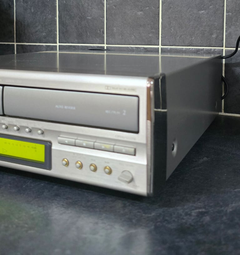 Denon Cassette Deck "read"