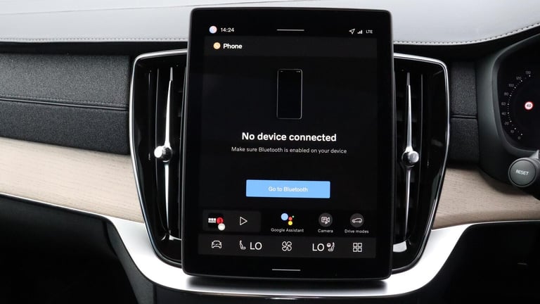 2025 Volvo XC90 B5 (P) AWD Plus Dark (Harman Kardon Sound, 360 Camera, Apple CarPlay, BLIS) ESTAT...