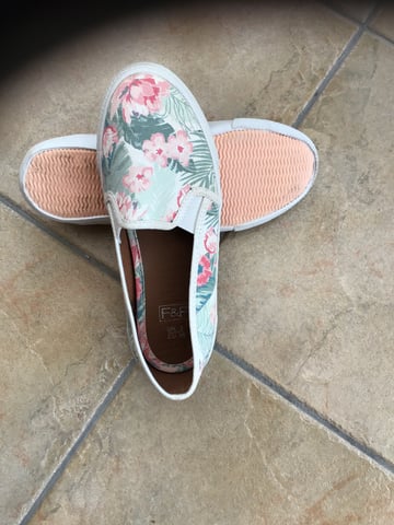 Canvas pumps tesco online