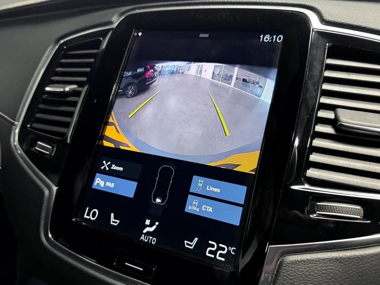 2022 Volvo XC90 2.0h T8 Recharge 18.8kWh R-Design SUV 5dr Petrol Plug-in Hybrid Auto 4WD Eu ESTAT...
