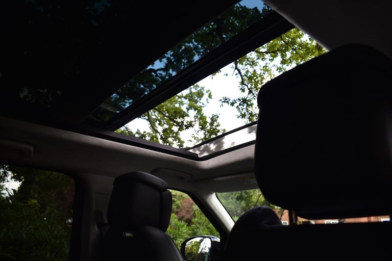 2019 Land Rover Range Rover Sport SDV6 AUTOBIOGRAPHY DYNAMIC+Sliding Panoramic Sunroof and 22 All...