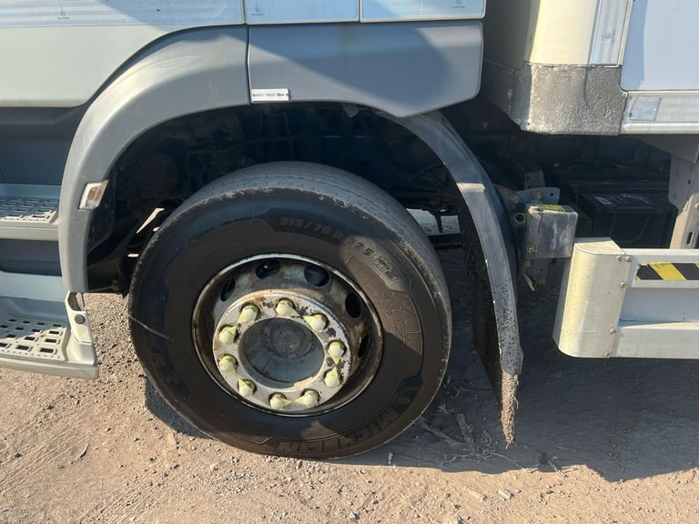 DAF TRUCKS CF250  18 TONNE FRIDGE WITH COLUMN TAIL LIFT CHOICE