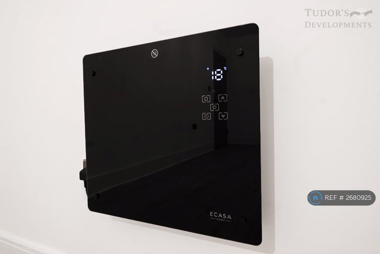 1 bedroom flat in Tudor House, Brighouse, HD6 (1 bed) (#2680925)