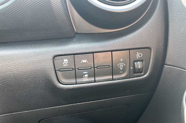 2021 Hyundai KONA 39kWh SE SUV 5dr Electric Auto (10.5kW Charger) (136 ps) SUV Electric Automatic