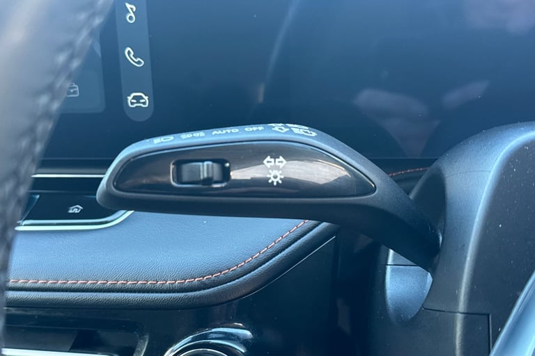 2024 MG MG HS 106288 Hatchback Petrol Automatic