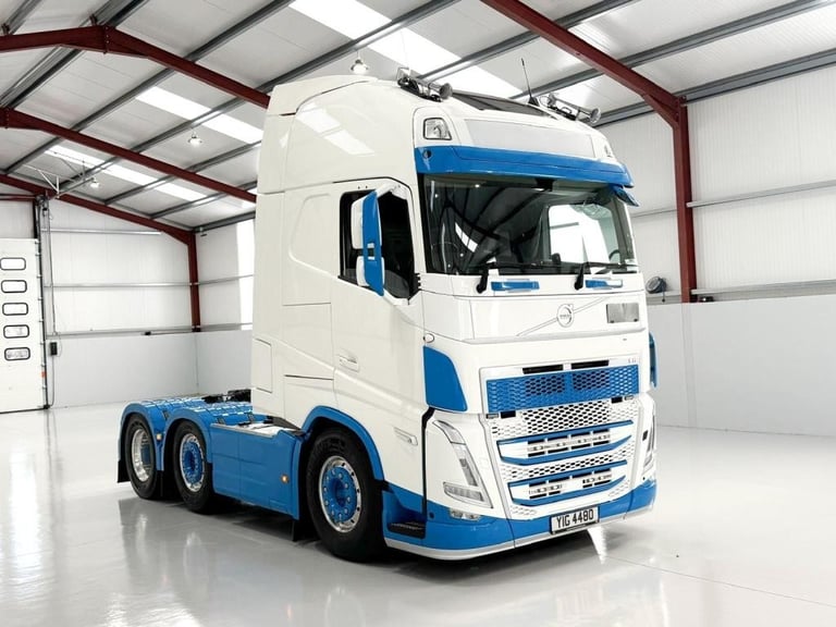 VolvoFH540,XL,SIDE SKIRTS ,AIR HORNS , FRONT AIR SUSP,TWIN FUEL TANKS 
