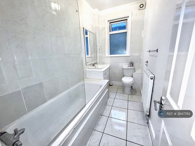 3 bedroom flat in Telford Avenue, London, SW2 (3 bed) (#2647793)