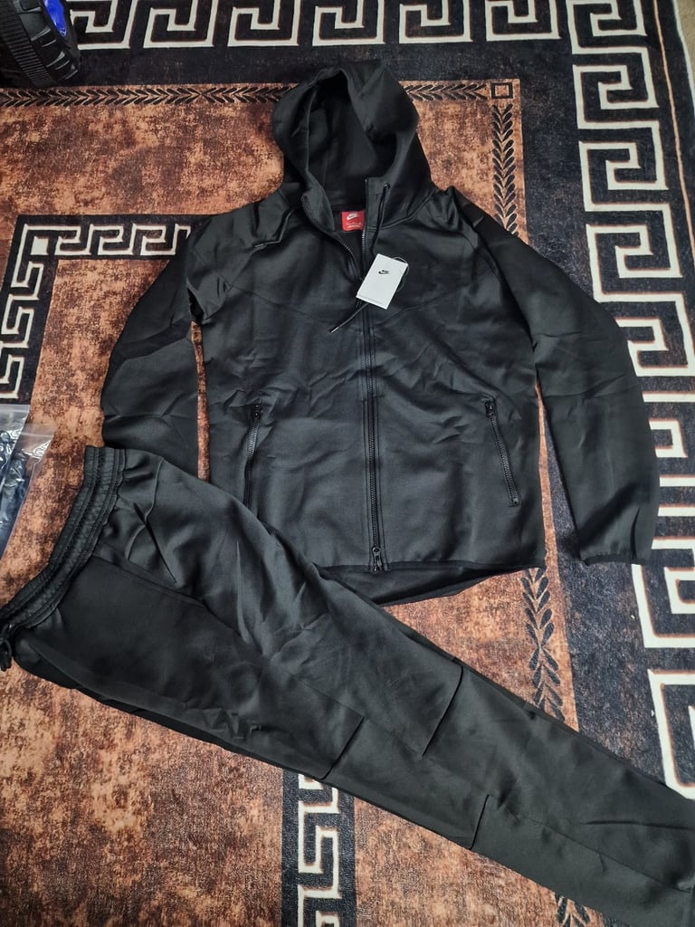 tracksuits men's size s,m,L,xl