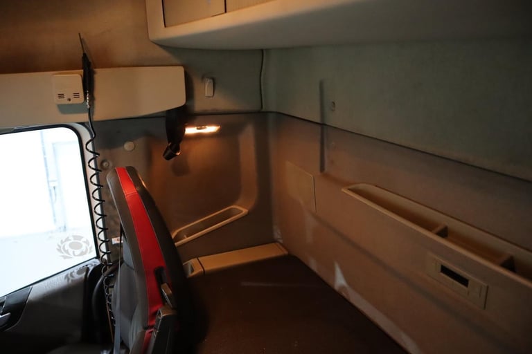 2016 (16 PLATE) Volvo FH460 6x2 Euro 6 Tractor Units