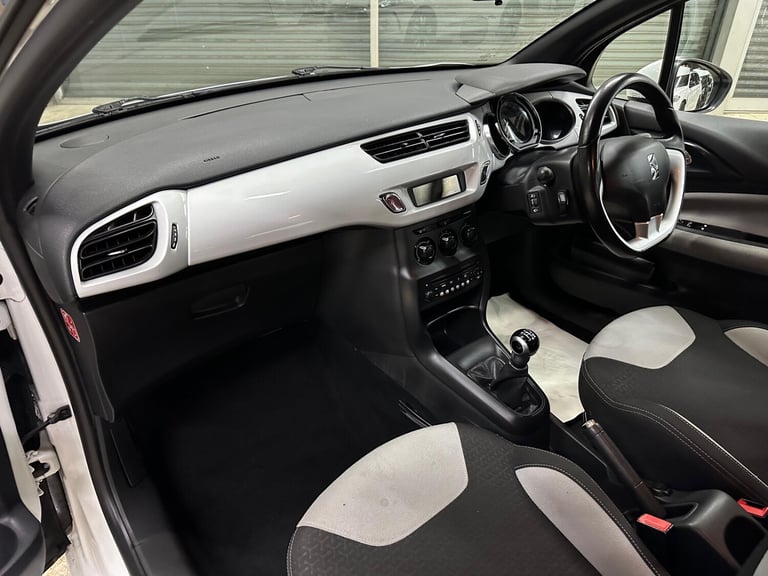 2015 Citroen DS3 1.2 PureTech Dsign 3dr HATCHBACK Petrol Manual