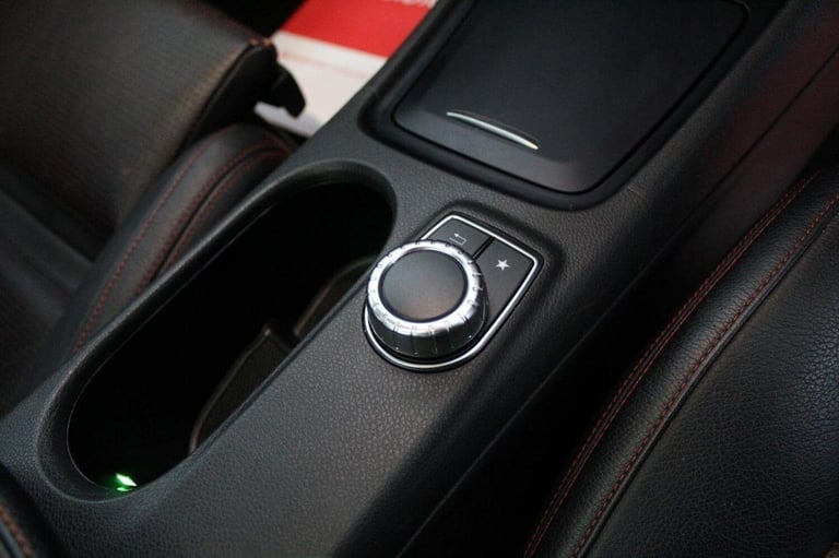 MERCEDES-BENZ GLA CLASS 2.1 GLA220d AMG Line (Premium Plus) 7G-DCT 4MATIC Euro