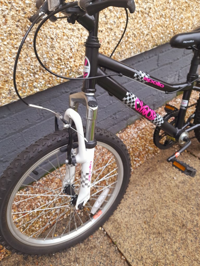 Apollo Chaos kids mountain bike 20inch wheel