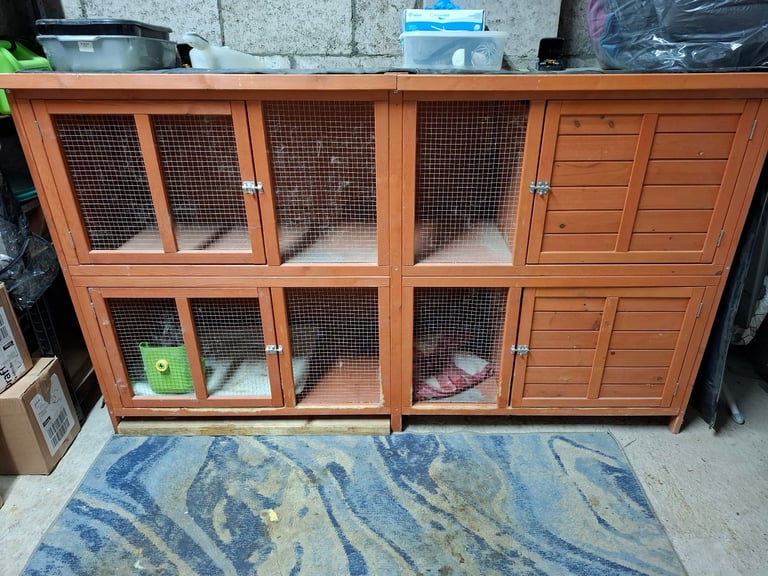 Large hutch and accessories 