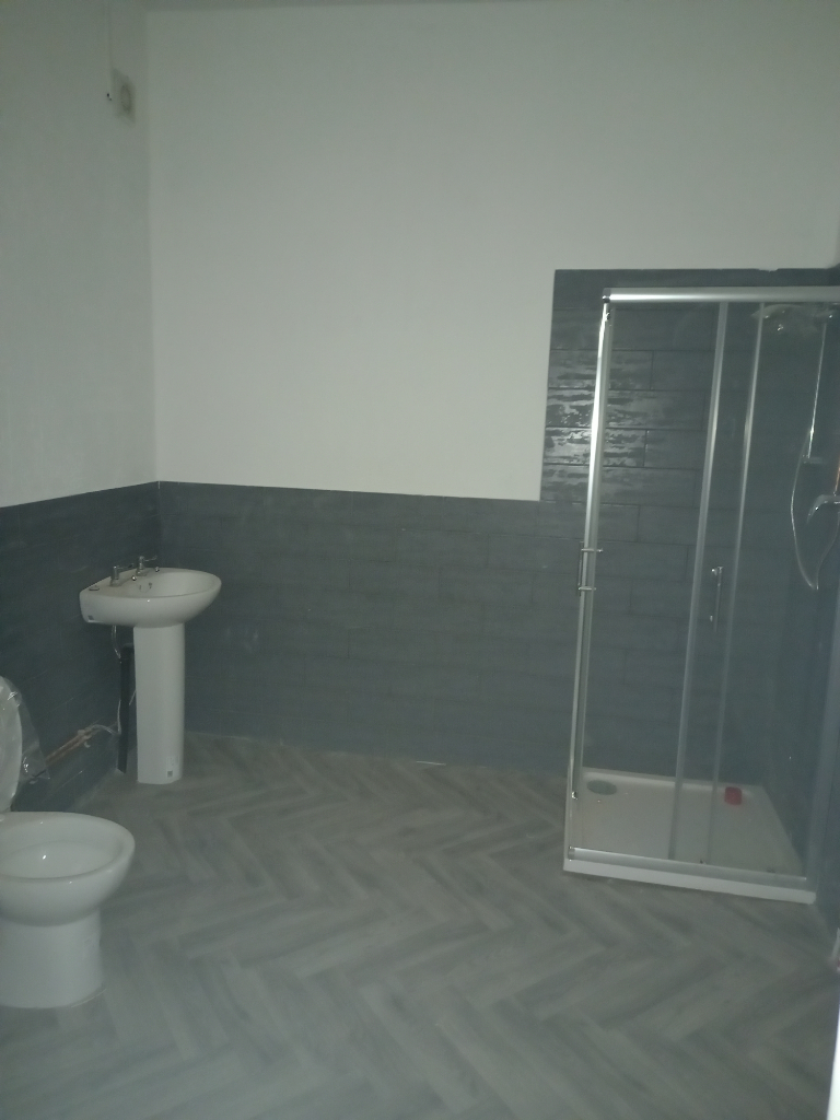 **LET BY**HIGH SPEC**2 BEDROOM**FLAT 3**4-6 WATERLOO ROAD**