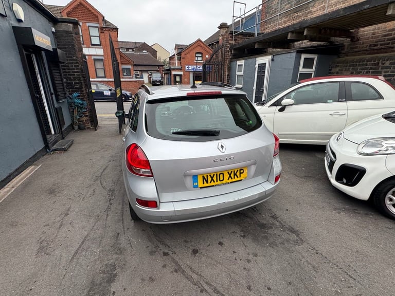 2010 Renault Clio 1.5 dCi 86 Dynamique TomTom 5dr ESTATE Diesel Manual