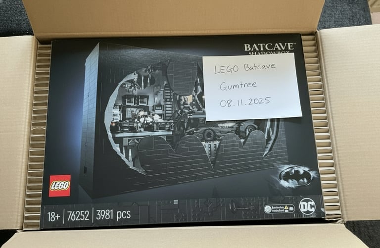 image for LEGO 76252 Batcave - Shadowbox