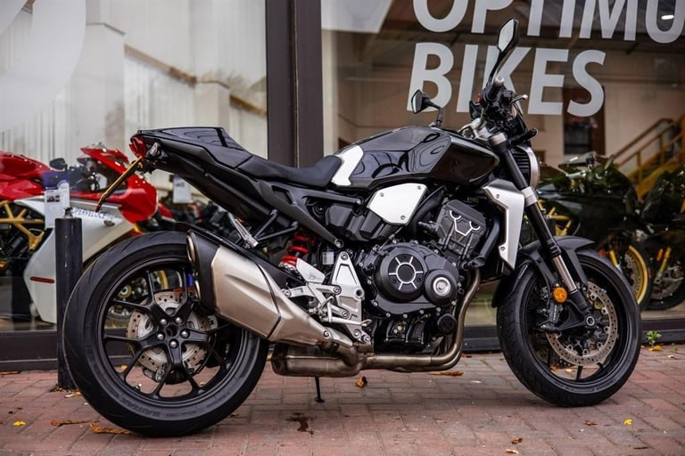 Honda CB1000R LOW MILES ! SHIFTER ! STUNNING