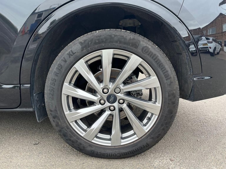 2023 Ford Kuga Vignale SUV 2.5l 190PS pHEV AUTO in Agate Black 1 OWNER, FSH