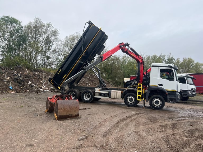 Mercedes-Benz Arocs 3240 TIPPER GRAB CHOICE OF 5, FULL SERVICE HISTORY 
