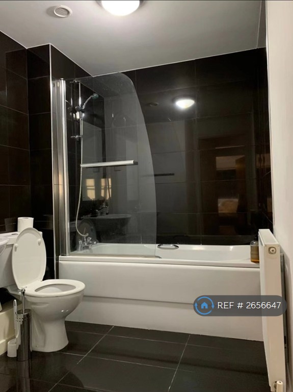 2 bedroom flat in Jacob House, Portsmouth, PO1 (2 bed) (#2656647)