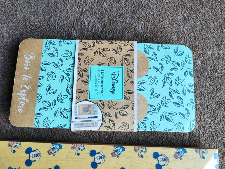 Walt Disney world picture frame and new small Disney stationery set 