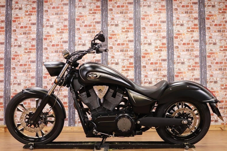 2012 VICTORY VEGAS ZACH NESS LIMITED EDITION - 17,009 MILES - MSR EXHAUST!