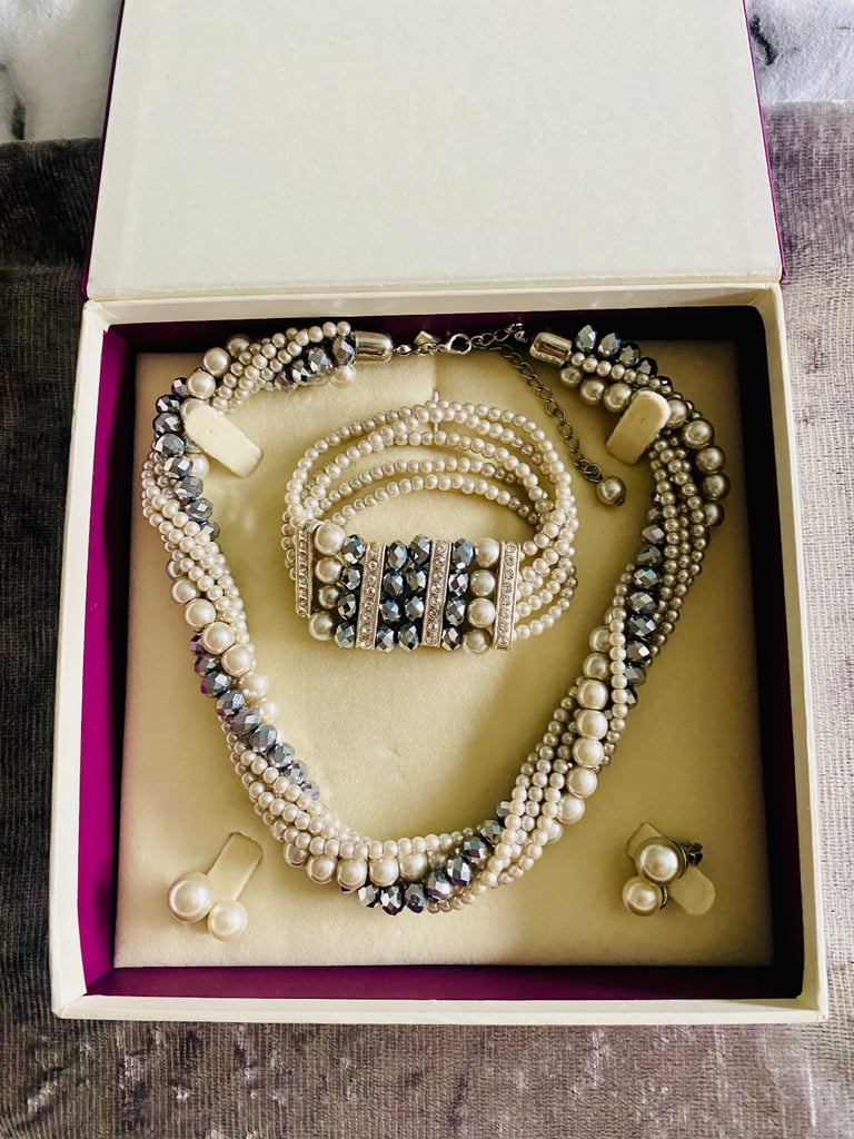 image for M&S pearl necklace & bracelet set 